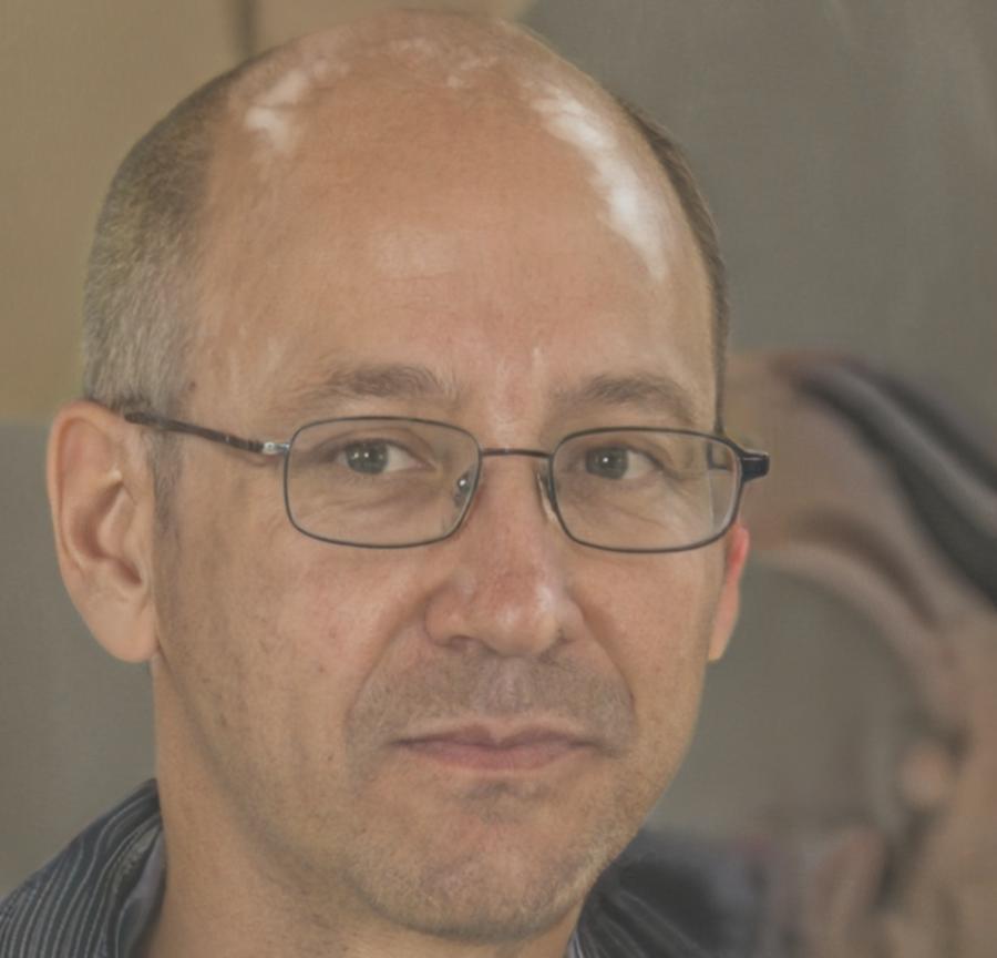 Portrait de Théo Vasseur, co-fondateur et directeur produit chez promenixaelo